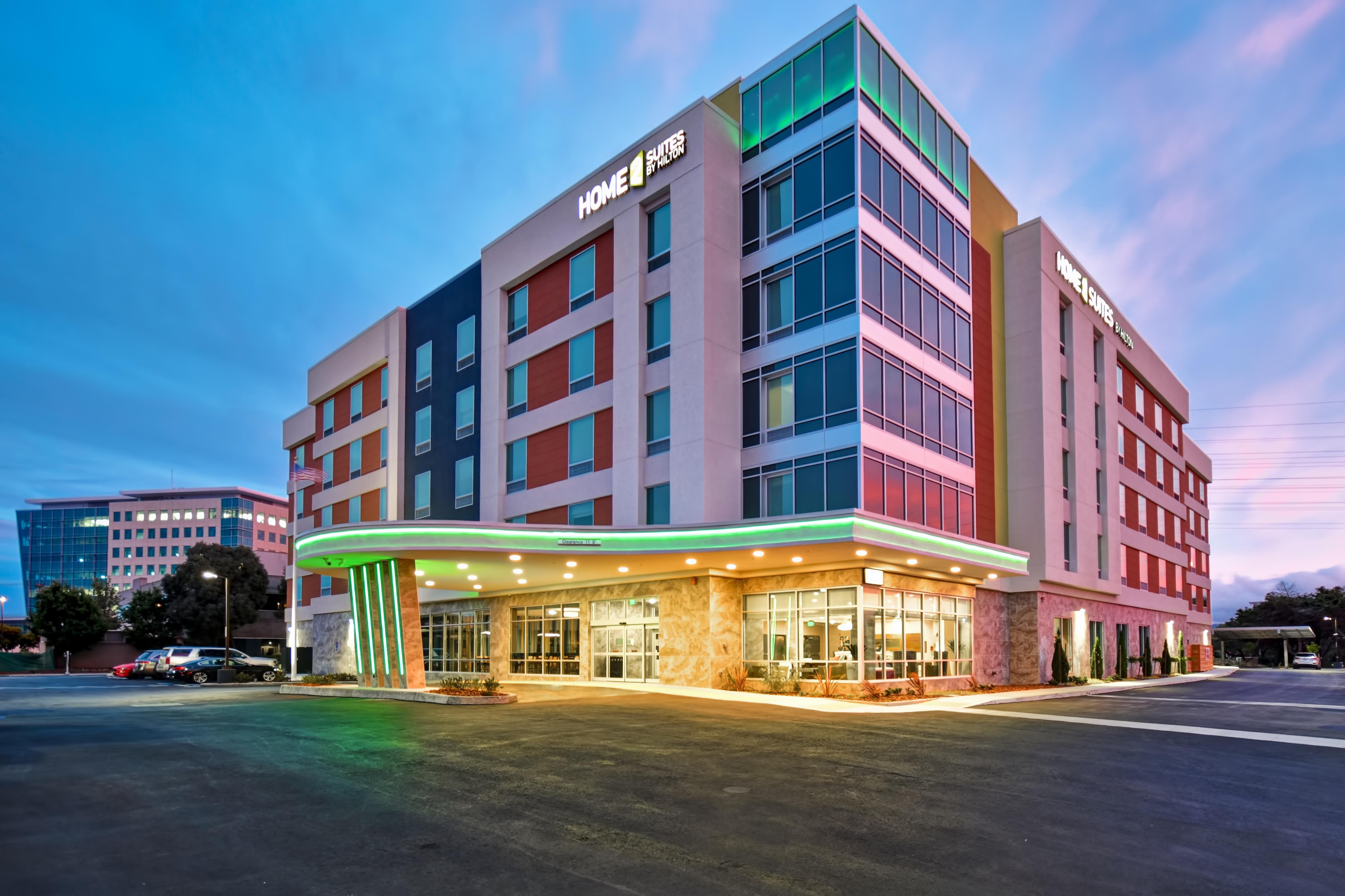 Logo of Home 2 Suites