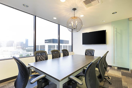 (BH1) Beverly Hills Triangle 1 - 905 - Large Conference Room
