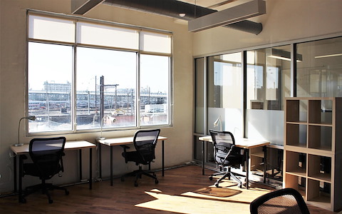 Spacious Sunny Office for 8