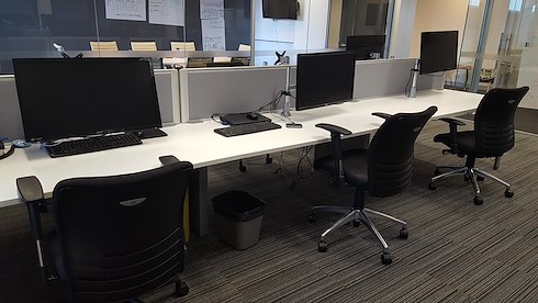 Individual Desk ($650/desk/month)
