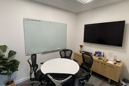 ICONIC Workspaces - Small Meeting Room(Hourly/Daily/Monthly)