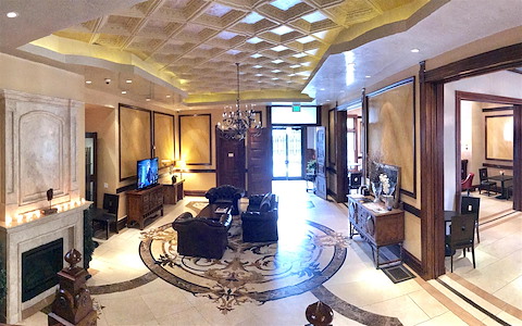 Hotel Lobby for 4