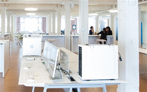 Dedicated Desk for 5