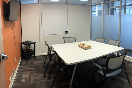 Office Evolution - Raleigh Crabtree Valley Mall - Small Conference Room