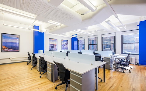 6th Floor - Spacious Modern Office Desk