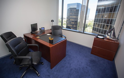 Suite 2 - Executive suite with views