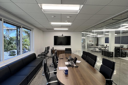 Luxury private office space in Marina del Ray - Large Luxury Private Conference room