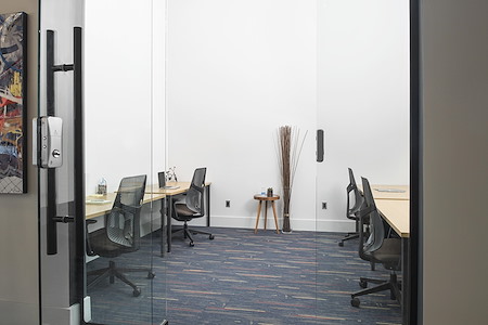 Venture X | Heartland - Private Office- 4 Desk