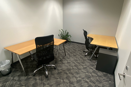 Connect Hub Coworking at 400 Poydras Tower - Special Offer - Int.Office/Parking Pack.