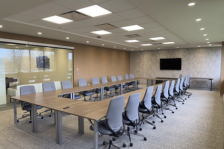 Office Evolution - Woodbridge/Metropark - 20 Person Meeting room Building