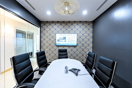 Jay Suites - Plaza District - Meeting Room C for 8