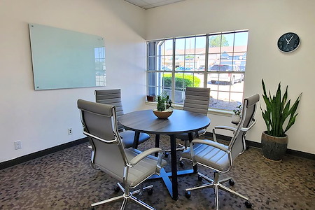 Elevate Coworking - Meeting Room