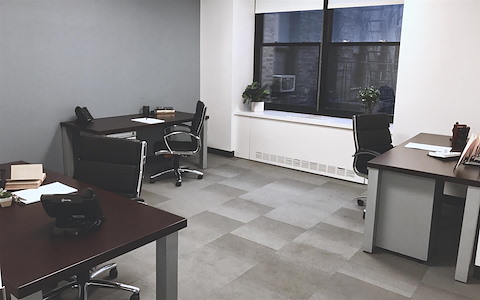 Midtown East Private Window Office 4