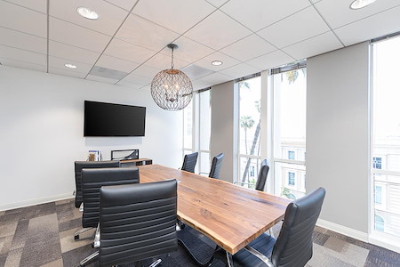 (BH3) Premier Workspaces - Beverly Hills Triangle 3 - Medium Conference Room