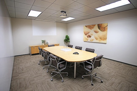 (AV2) Premier Workspaces &#8211; The Heights - Del Mar - Lg Conf Rm