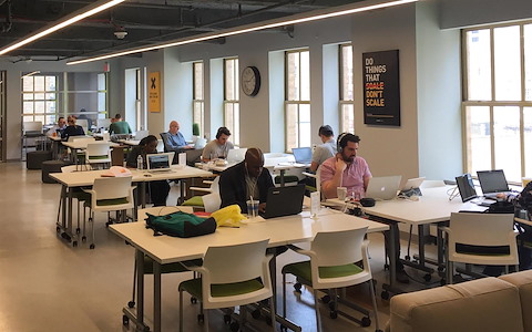 1608 Walnut Mobile Desk Day Pass