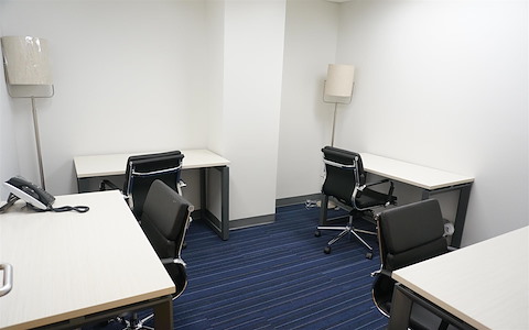 3-4 person office