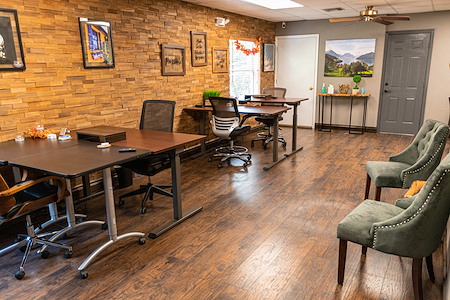 4 &amp;amp; Co Coworking Spaces Clearwater - 1 Day a Week Open Desk Membership