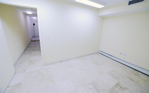 B5 - 6 person office