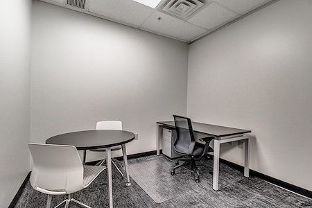 Essential Offices | Union Plaza Business Center - Day Office 1