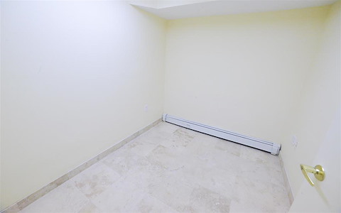 B2 - private office