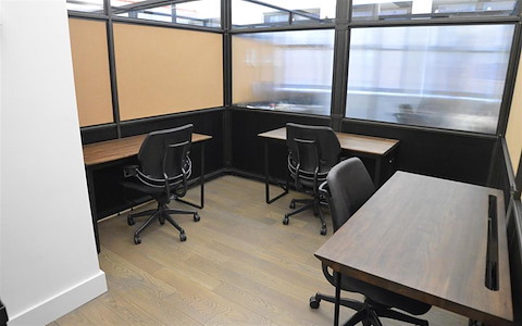 3 Private Desk Office