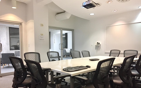 Egg - Medium Sized Conference Room