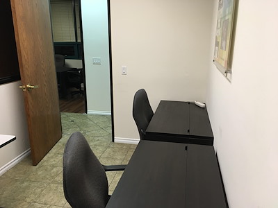 Private Office and Meeting Room (4)