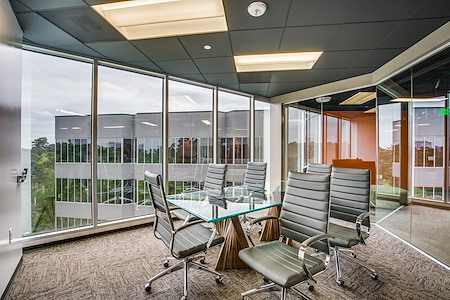 Lucid Private Offices | The Woodlands - The Covey Conference Room