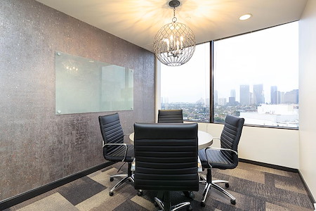 (BH1) Beverly Hills Triangle 1 - 903 - Small Conference Room