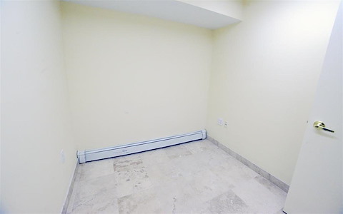 B3 - Private office