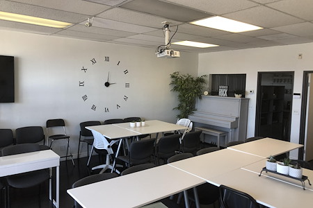 Office for meeting/production near Sony Studios - Event  Room  in Culver City
