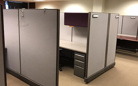 Private cubicles near Oak Brook (by day)