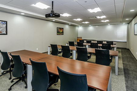 TOTUS Business Center Long Island - Melville, NY - Oak Meeting Room