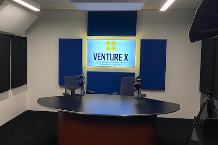 Venture X | The Realm at Castle Hills - Podcast Room