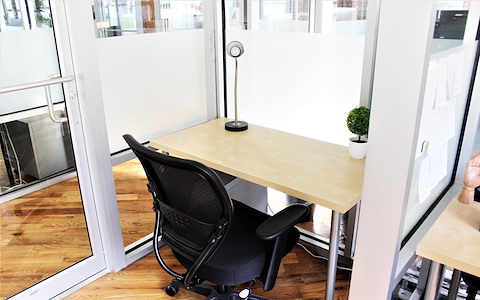 Dedicated Desk - Sunny Office Suite