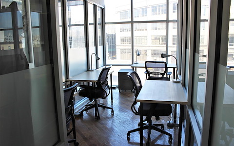 Stunning Floor to Ceiling Window Office