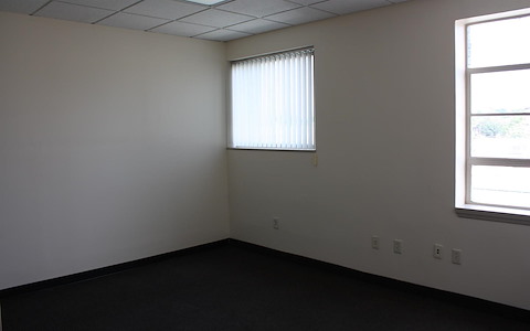 Suite 208 - Team office