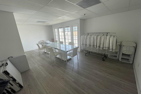 Ocean Offices across from Santa Monica Pier w/ Parking - Meeting Room - Parking included
