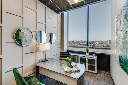 Lucid Private Offices | Downtown Fort Worth - ExecutiveSuite - Window