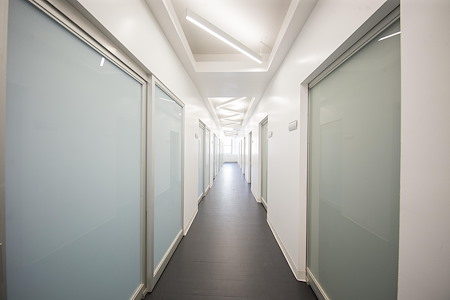 3000 Sqf Office suites for one company