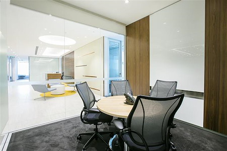 Meeting Room - 4 pax