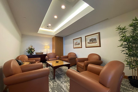 Executive Business Centers - DTC - The Long&amp;apos;s Peak Lounge