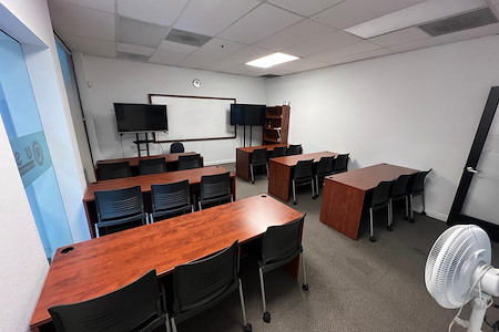 University of San Jose - Quiet, clean meeting room at Gosvea