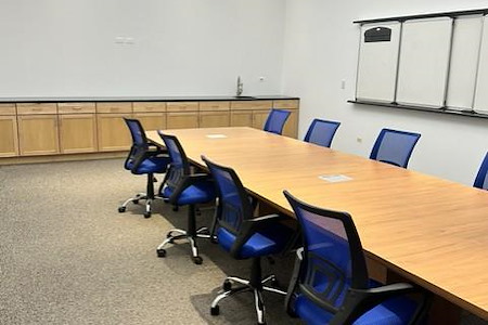 Office Evolution - Roselle - Boardroom