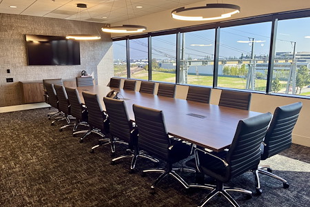 (MB2) Manhattan Towers - 20-Person Meeting Room