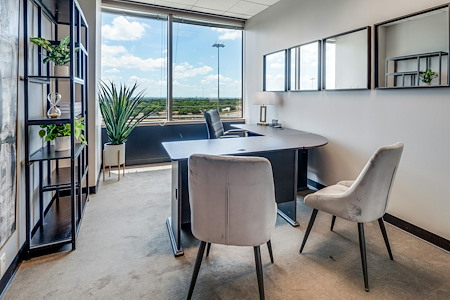 Lucid Private Offices | Dallas Galleria Tower Three - Day Office for 3