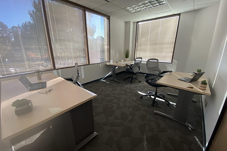 Executive Base Network - Corner Window Office