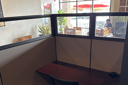 Parlay Cafe - Members Lounge Desks