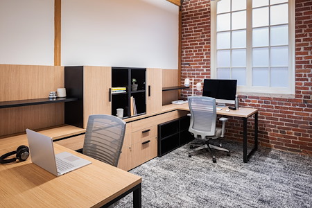 Livery Studio - Executive Office Suite